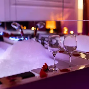  Apartament Secretly Studio With Jacuzzi